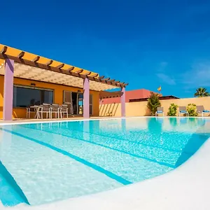 https://villa-brisa-golf-salinas.in-canary-islands.com